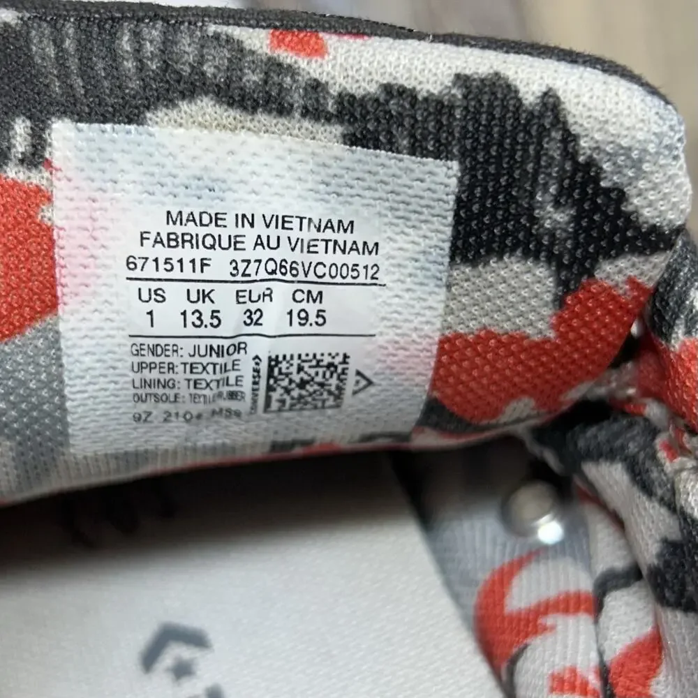 Converse previously owned